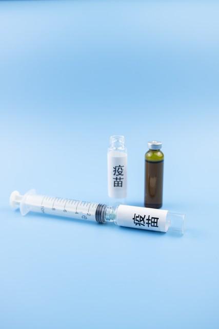济南一女子带娃打疫苗时被告知疫苗还有22天到期，官方回应：临期疫苗是安全的，因疫