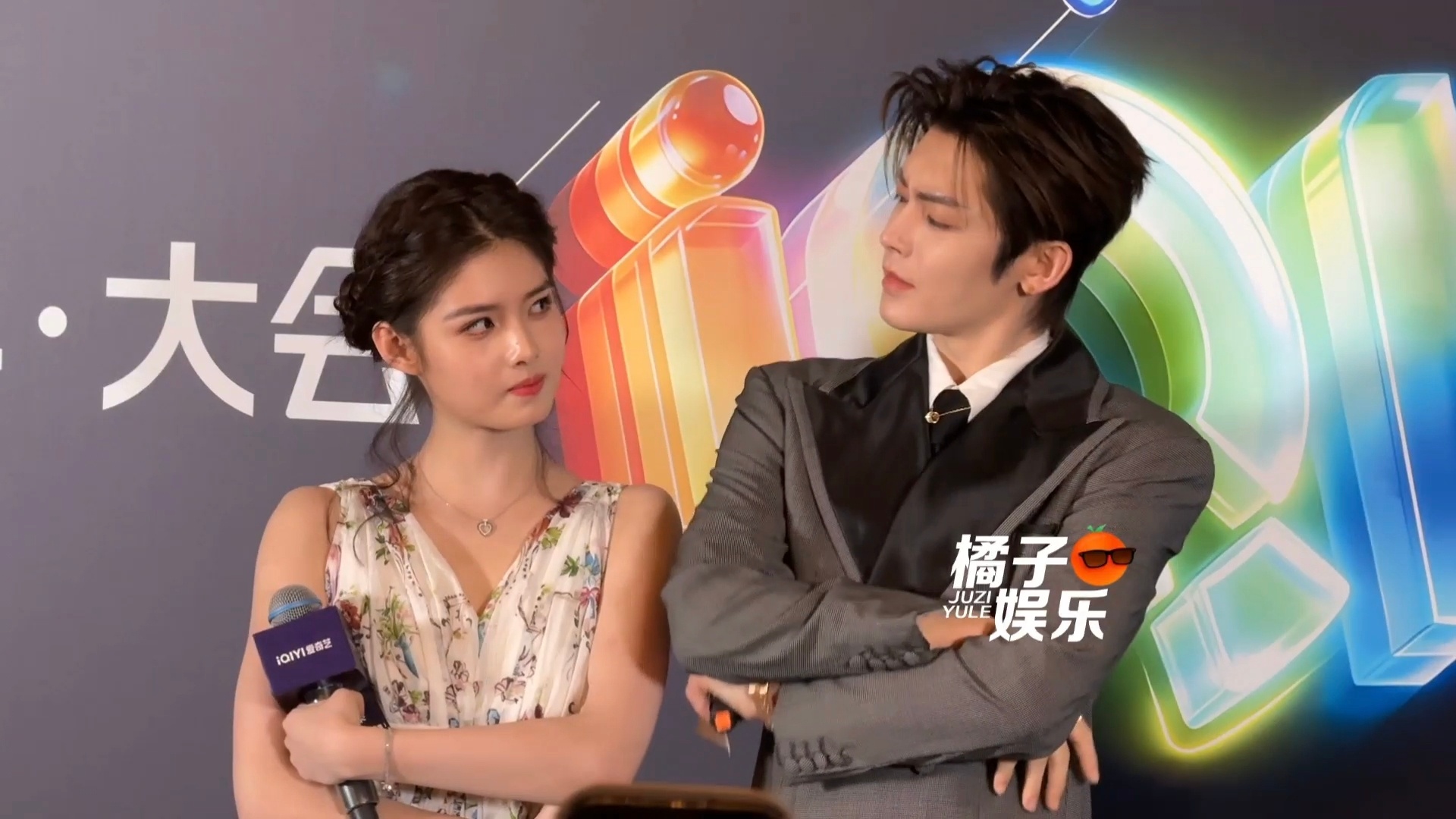 我真要被这两位萌鼠了啊啊啊啊啊啊啊🤲🏻🤲🏻侯明昊艾米拍人生四格侯明昊艾米