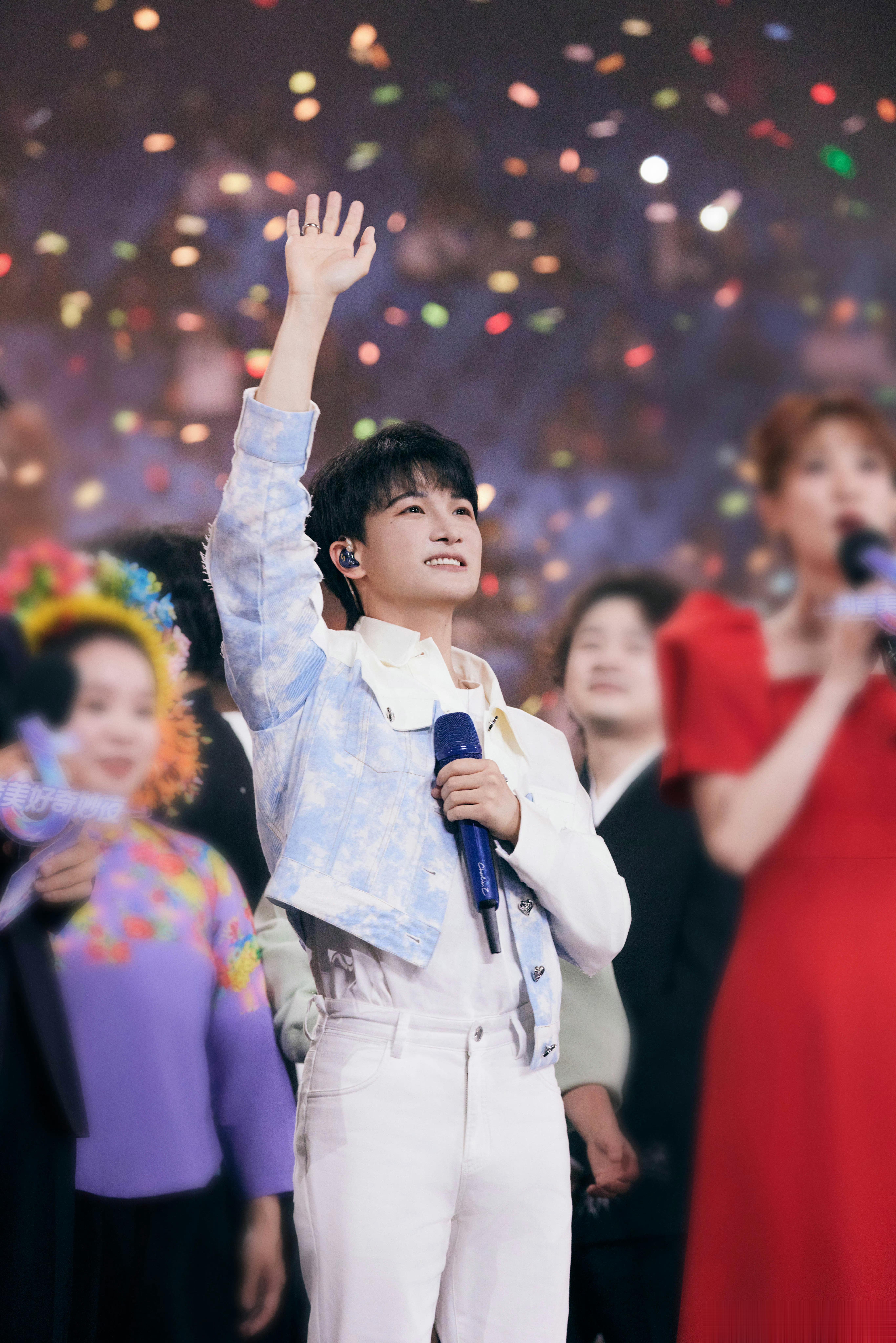 #周深[超话]#[音乐]#周深繁花依旧告慰志愿军先烈#[2023.10.20]?