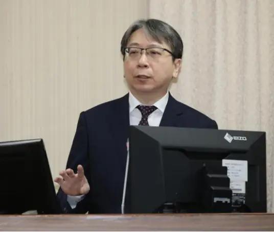 台当局针对中国大陆的高德地图进行内部资安检测。台湾官员说，在15项检测项目中，有
