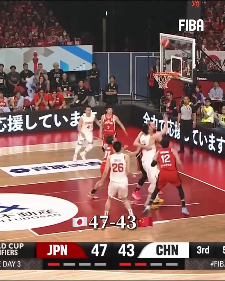 heat for three，heat elbow hands it back，