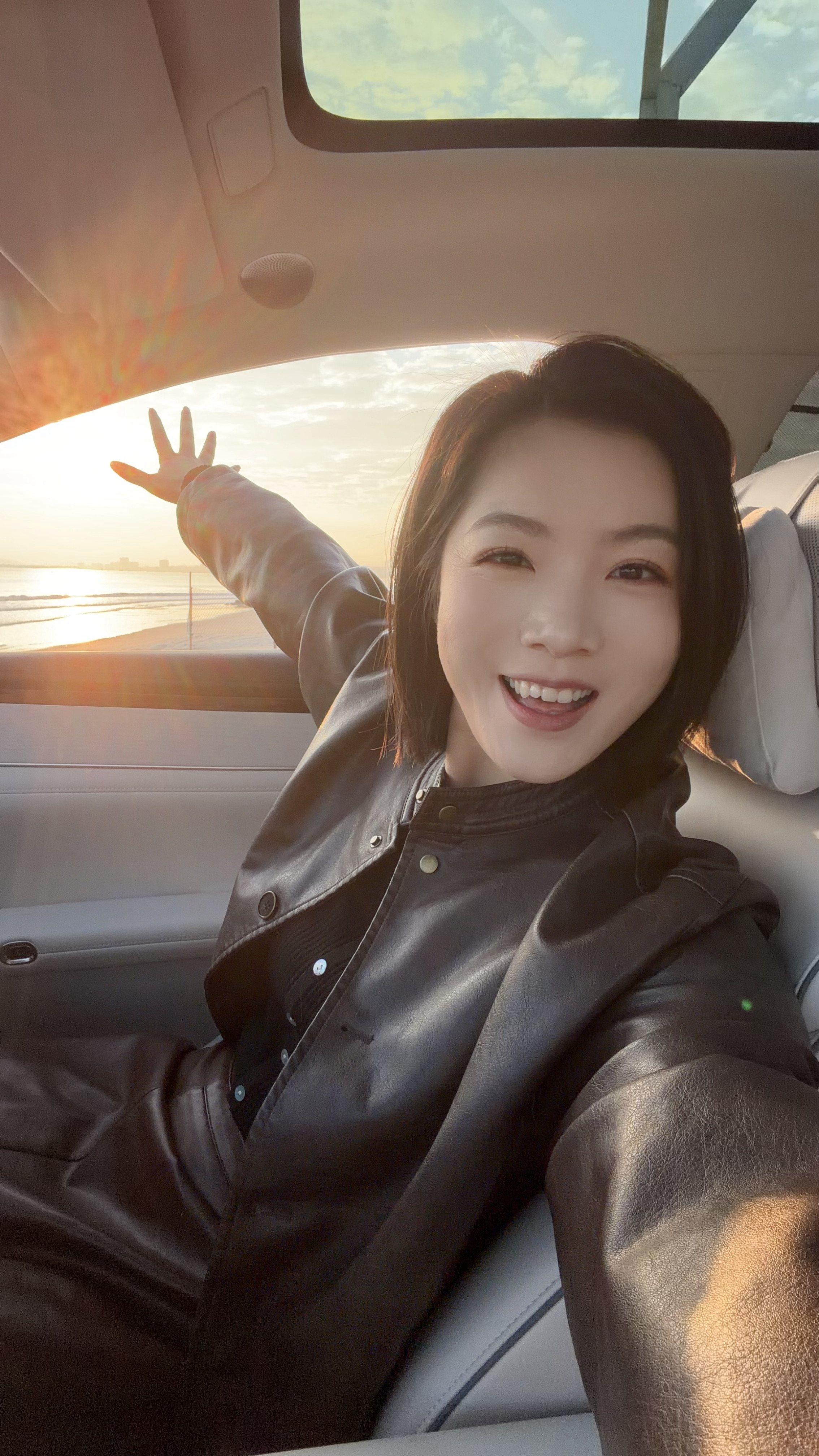 我在广州玩沙火箭在沈阳玩雪我跟火箭都很开心希望正在带娃的火箭爸也开心当妈的姐妹 