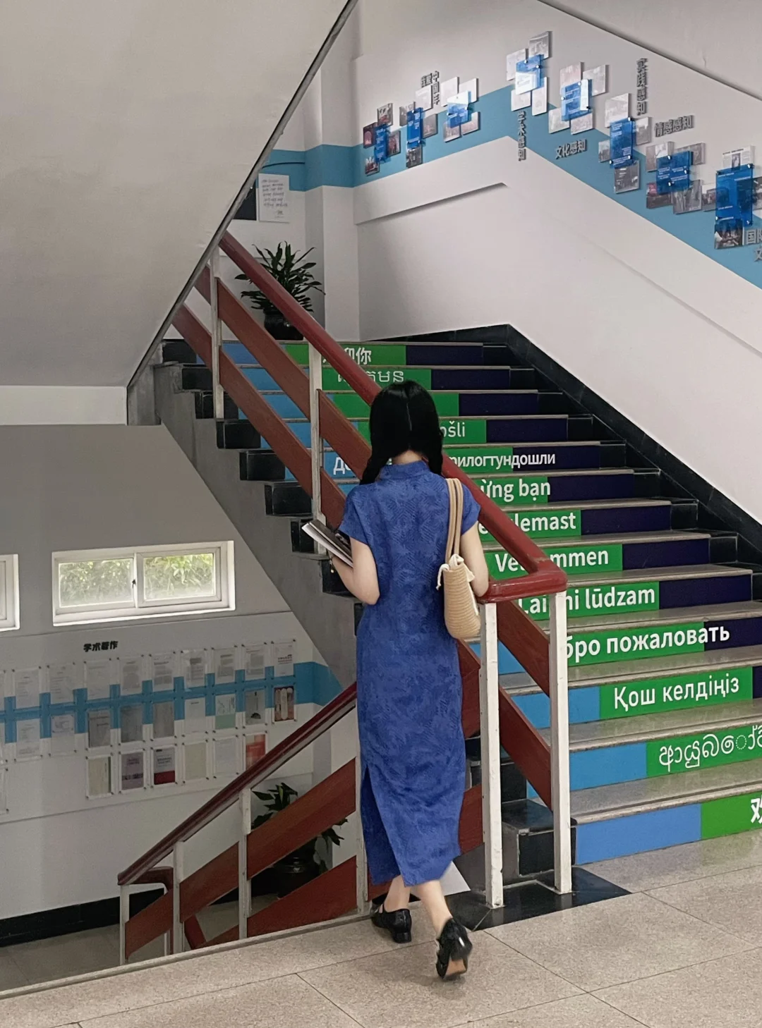 室友每天穿旗袍怎么办？