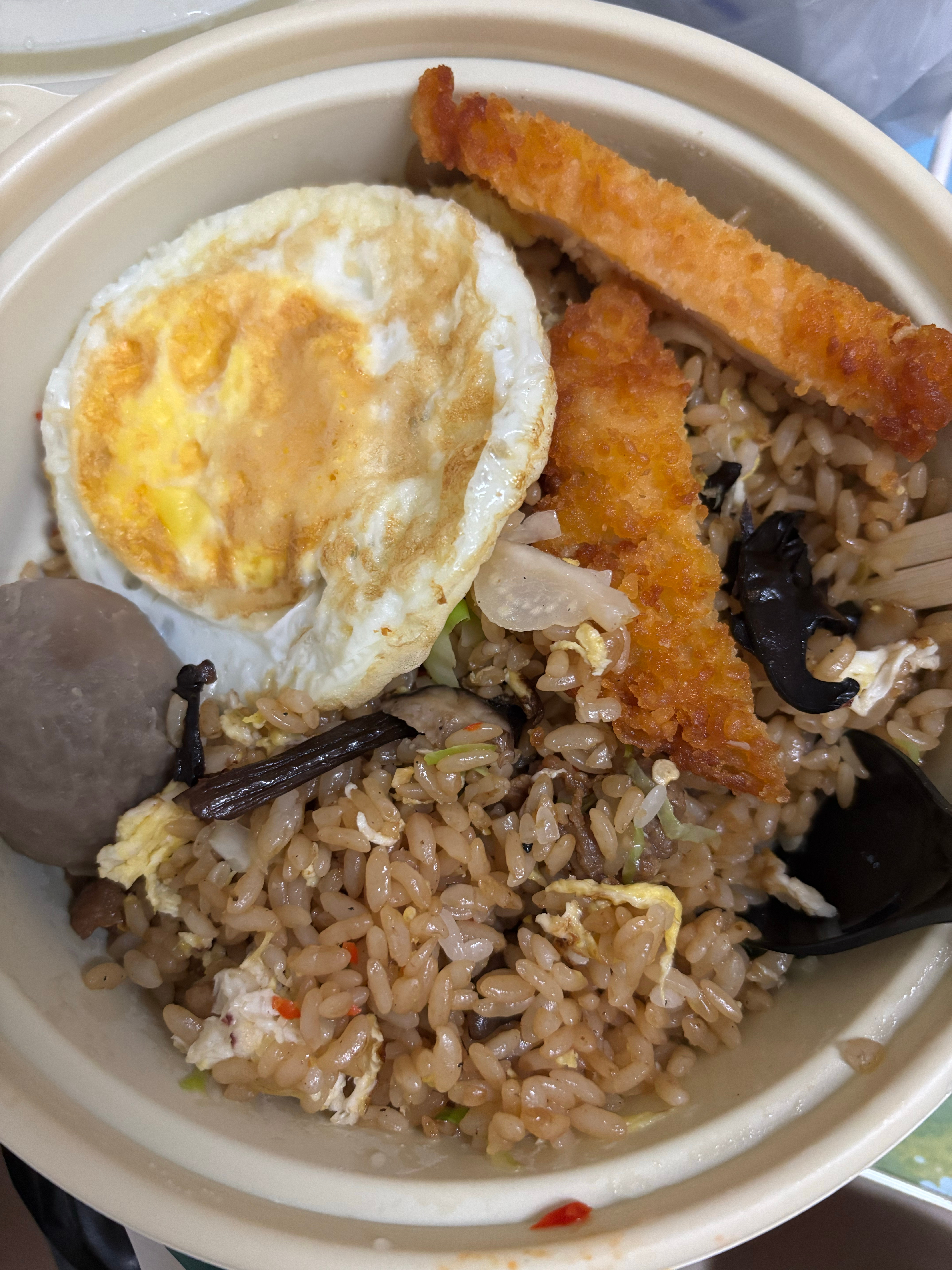 这个野生菌炒饭好好吃啊