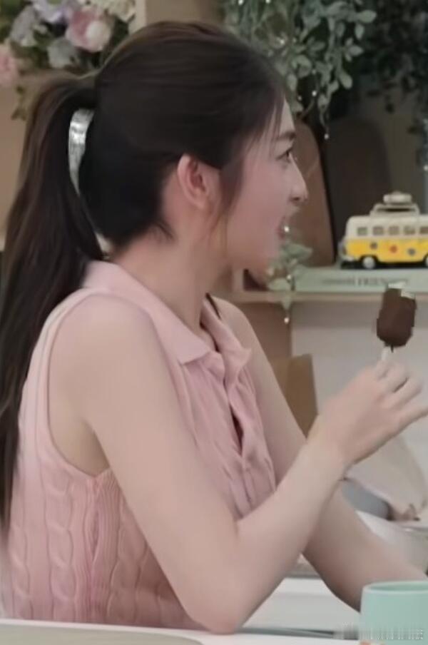见过脸红，没见过整颗头都红的，还是第一次见蓝蓝这么红～心动的信号心动的信号8 ​