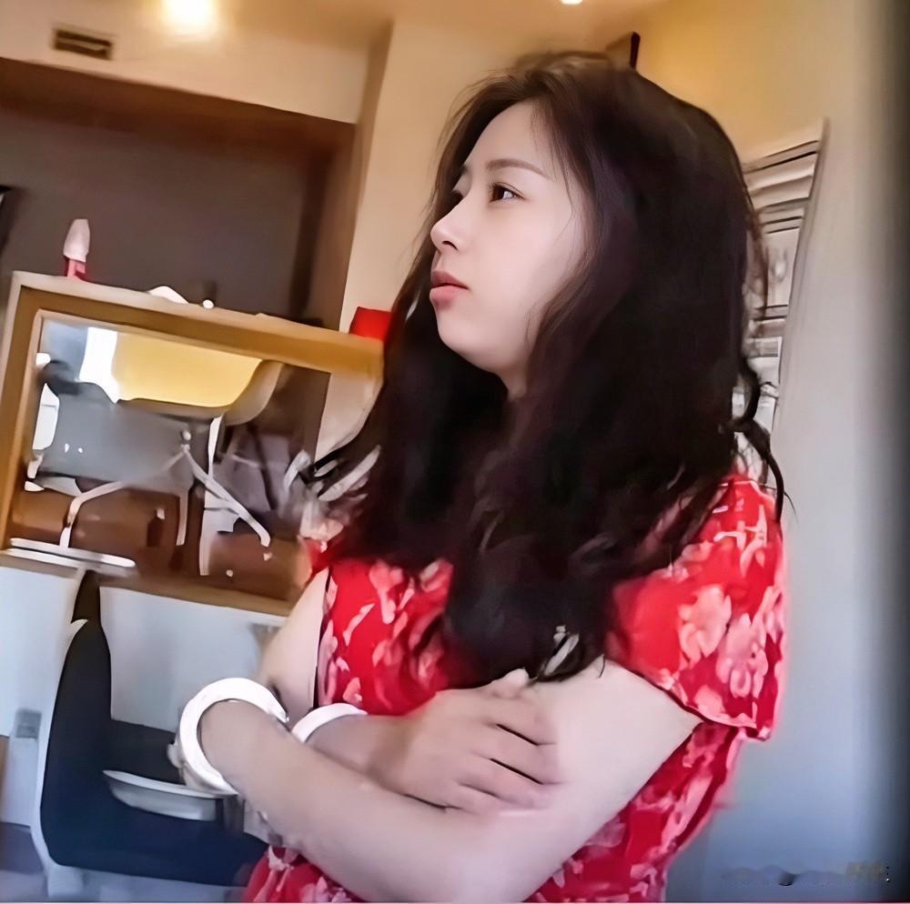 北京麻酱投毒案，凶手是岳母再婚丈夫，比岳母小十几岁。

男子小陈在家吃麻酱拌面后