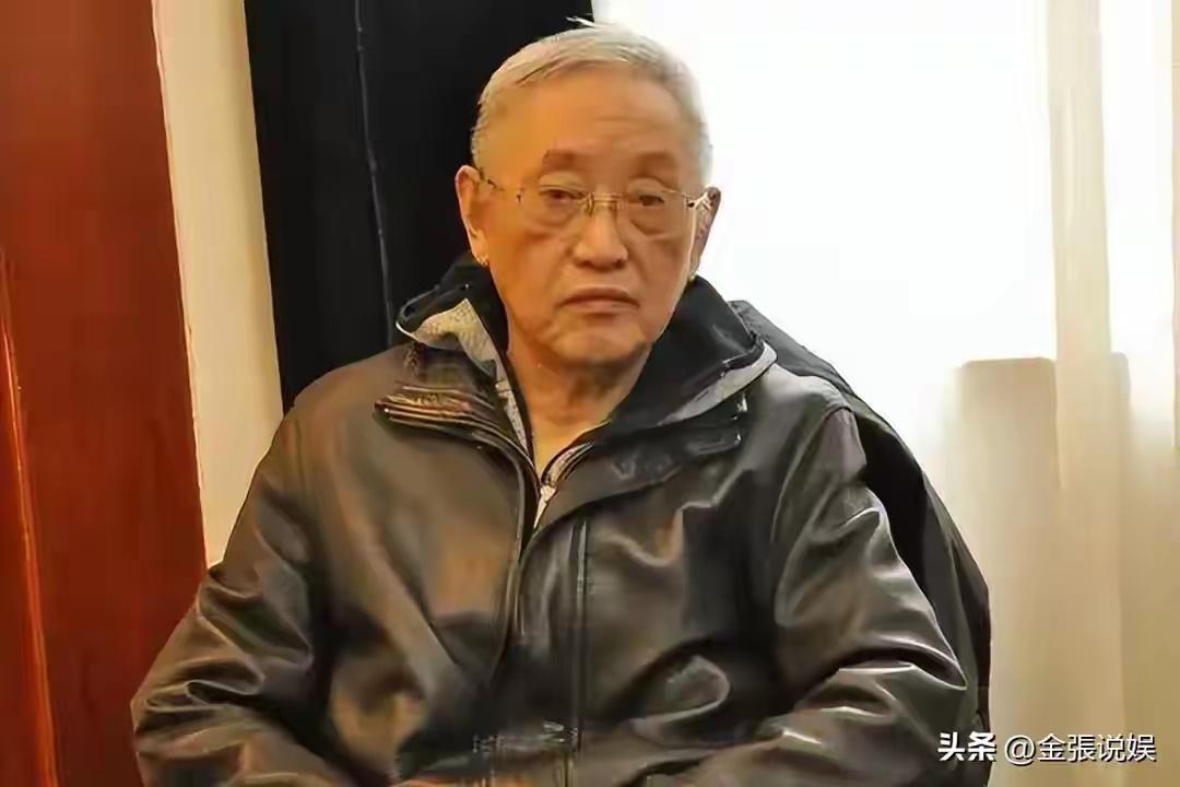 她已火遍全国，却只谈过一次恋爱，如今54岁单身无儿无女定居上海 