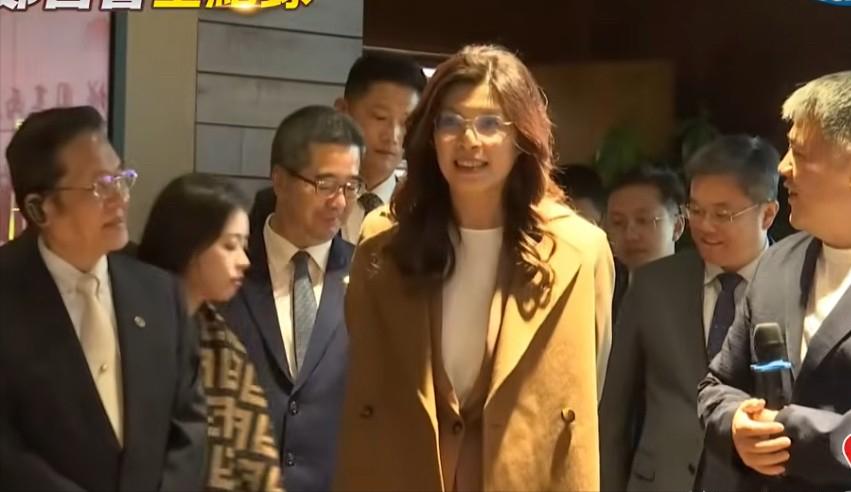 郑丽文今上午参观洋山港 

今天（9日）是国民党主席郑丽文访陆第三天，上午参观上