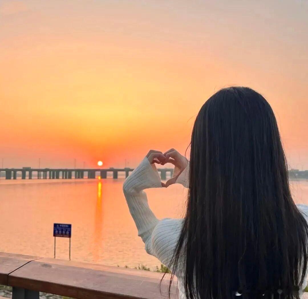 Myself必殺技  🌻ᥫᩣ 𝑳𝒐𝒗𝒆爱会踮脚，也会弯腰💝 