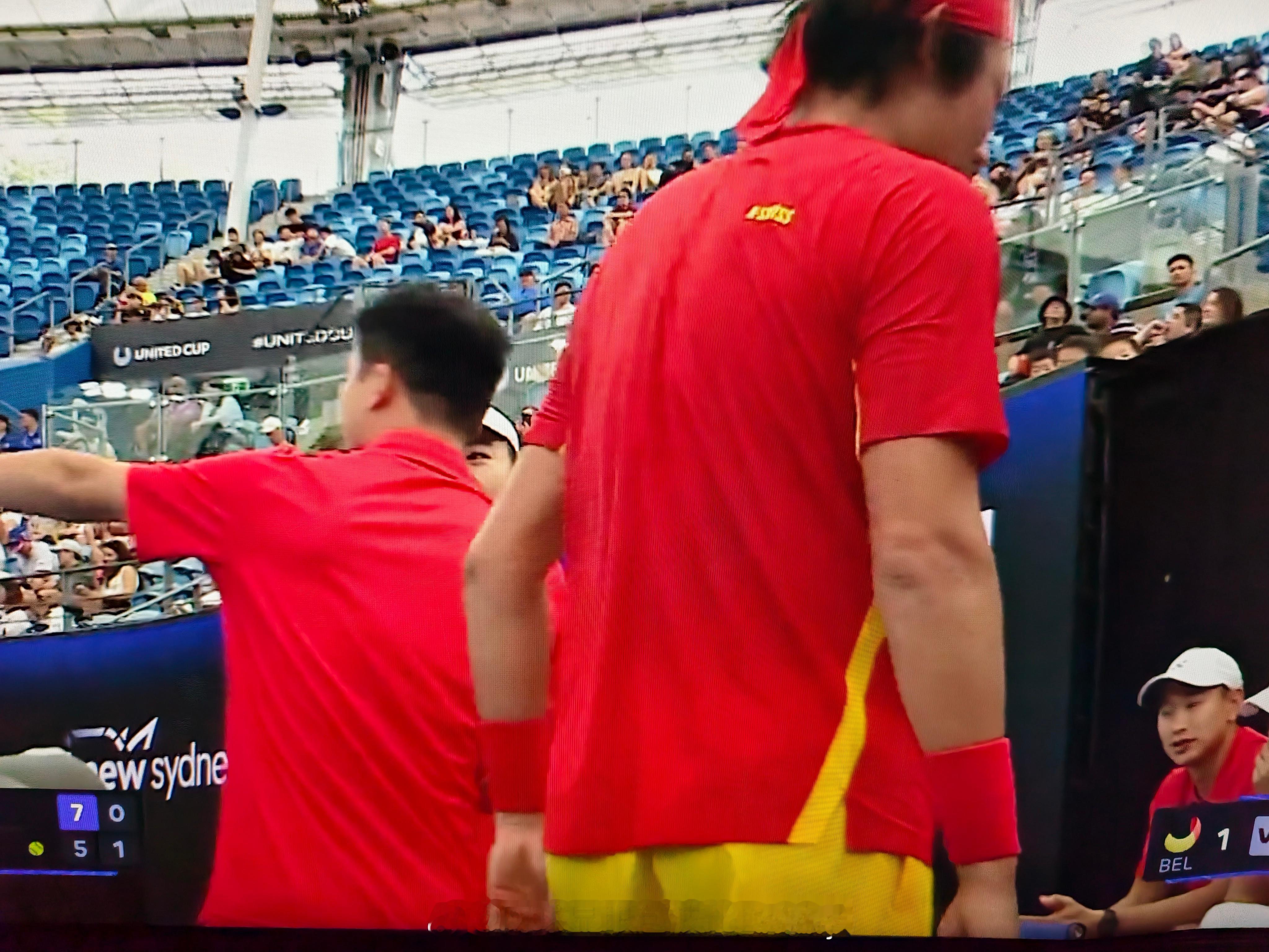 吴迪对张之臻说:朱琳在保护你联合杯中国1比1比利时张之臻2比1贝尔赫斯2026联