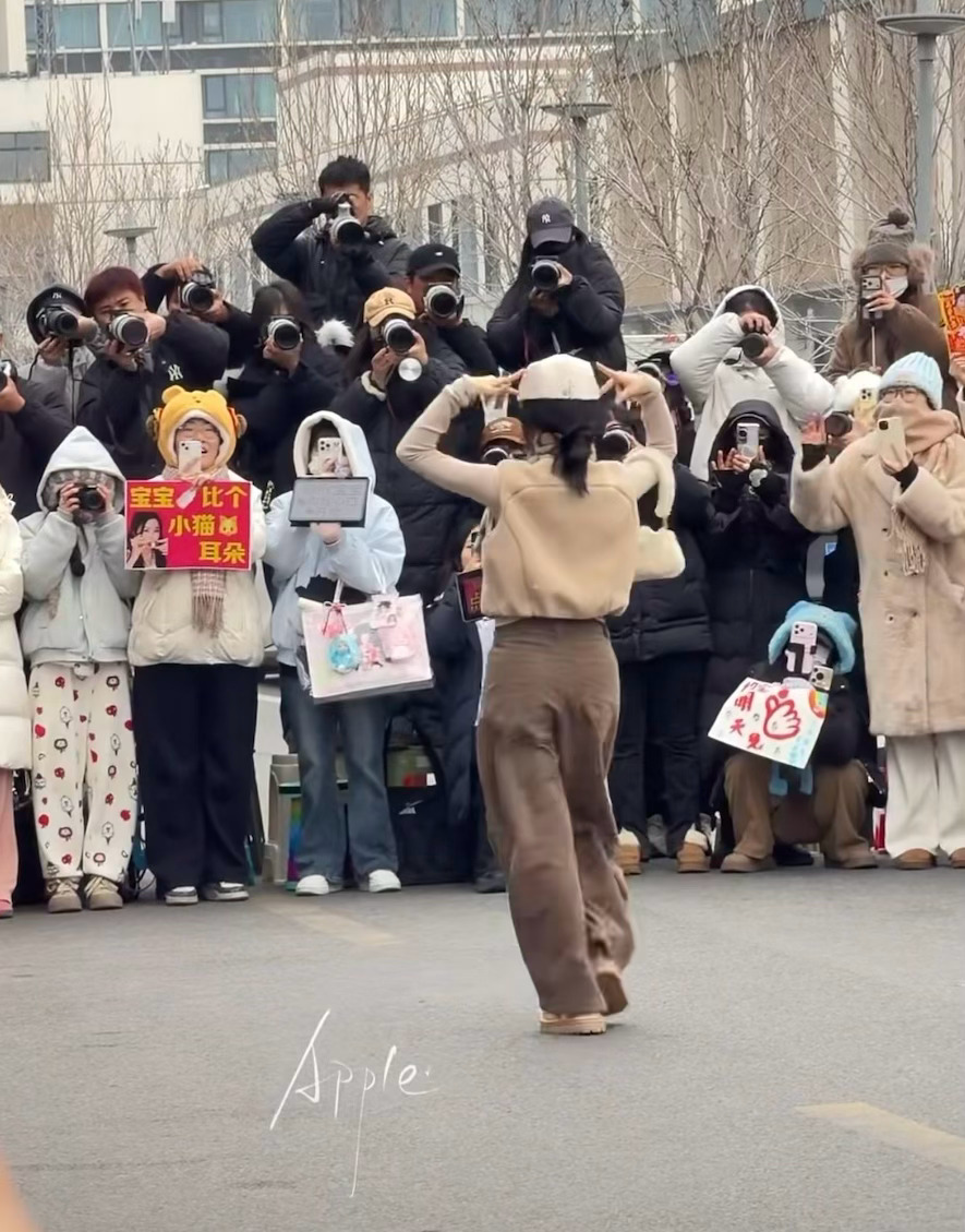 小猫耳朵～✌🏻🐱✌🏻 