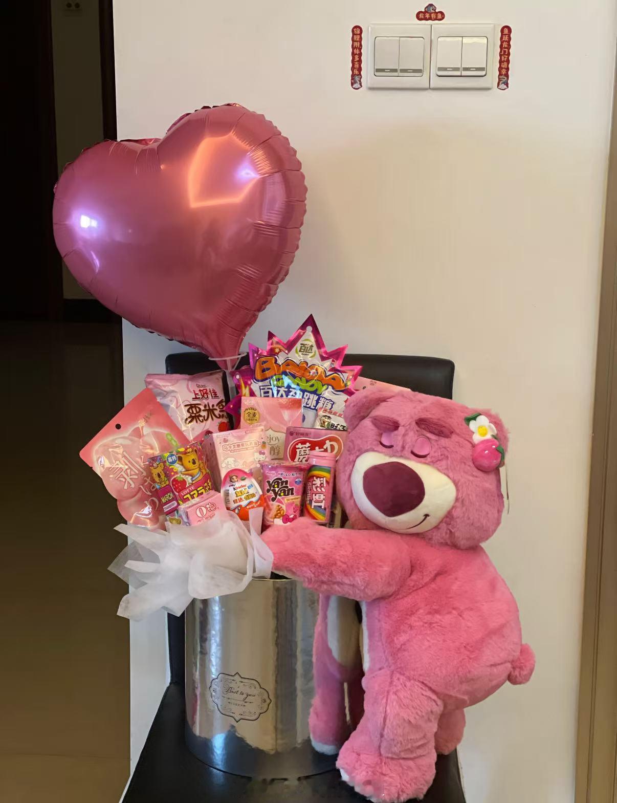 上海大儿童的六一氛围感即刻到位六一从来不只是小孩子的专属节日，上海随处满满的节日