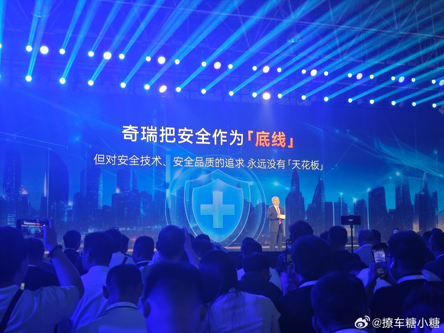 每一条生命都必须要敬畏[赞][赞]"理工男"对安全的执着死磕，是新能源汽车的榜样