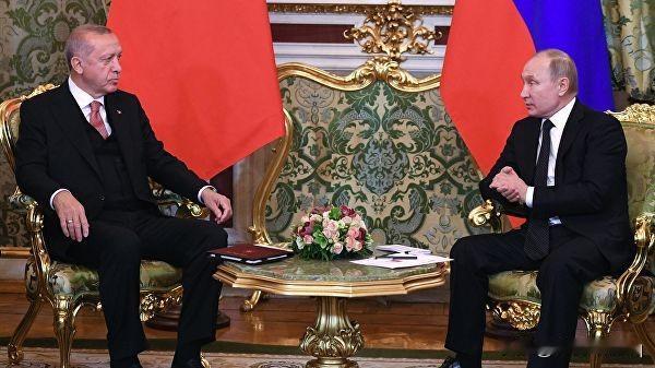 土耳其也要捅刀？
土耳其在爱沙尼亚部署5架F-16战斗机，并派遣76名军事人员，