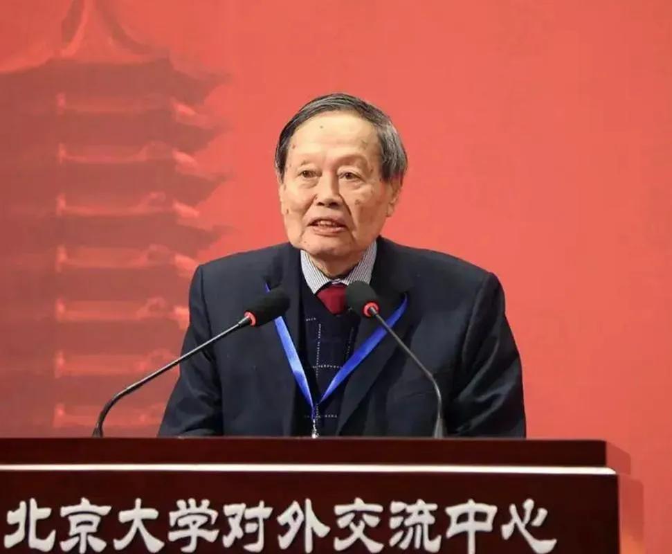 杨振宁的三个著名学生：

一、张首晟：美国华裔科学家，斯坦福大学多系终身教授、美