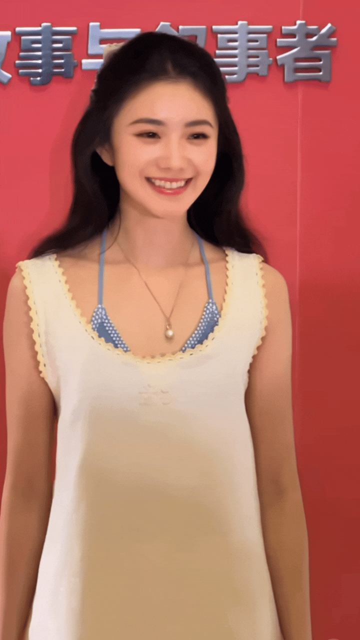 她的笑容真的好治愈啊！