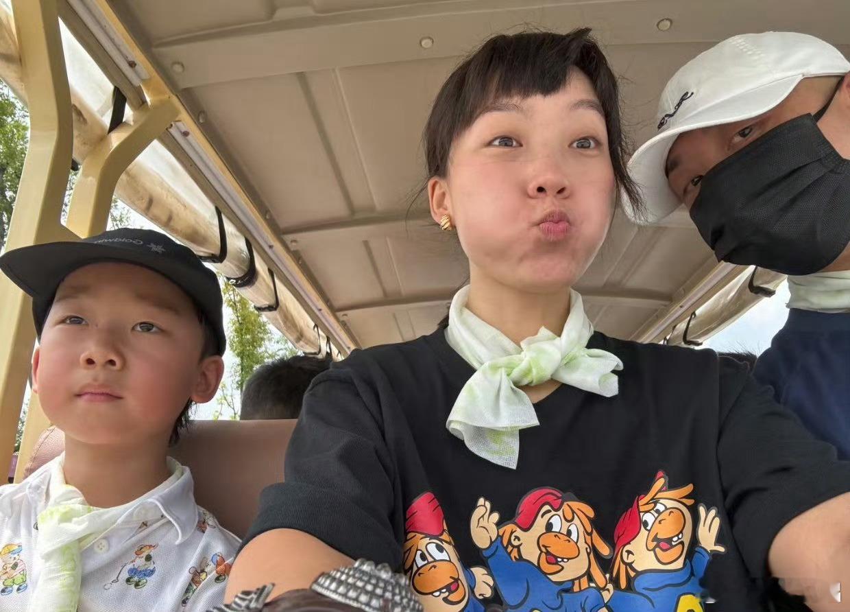 幸福！GAI一家三口出门游玩了！gai