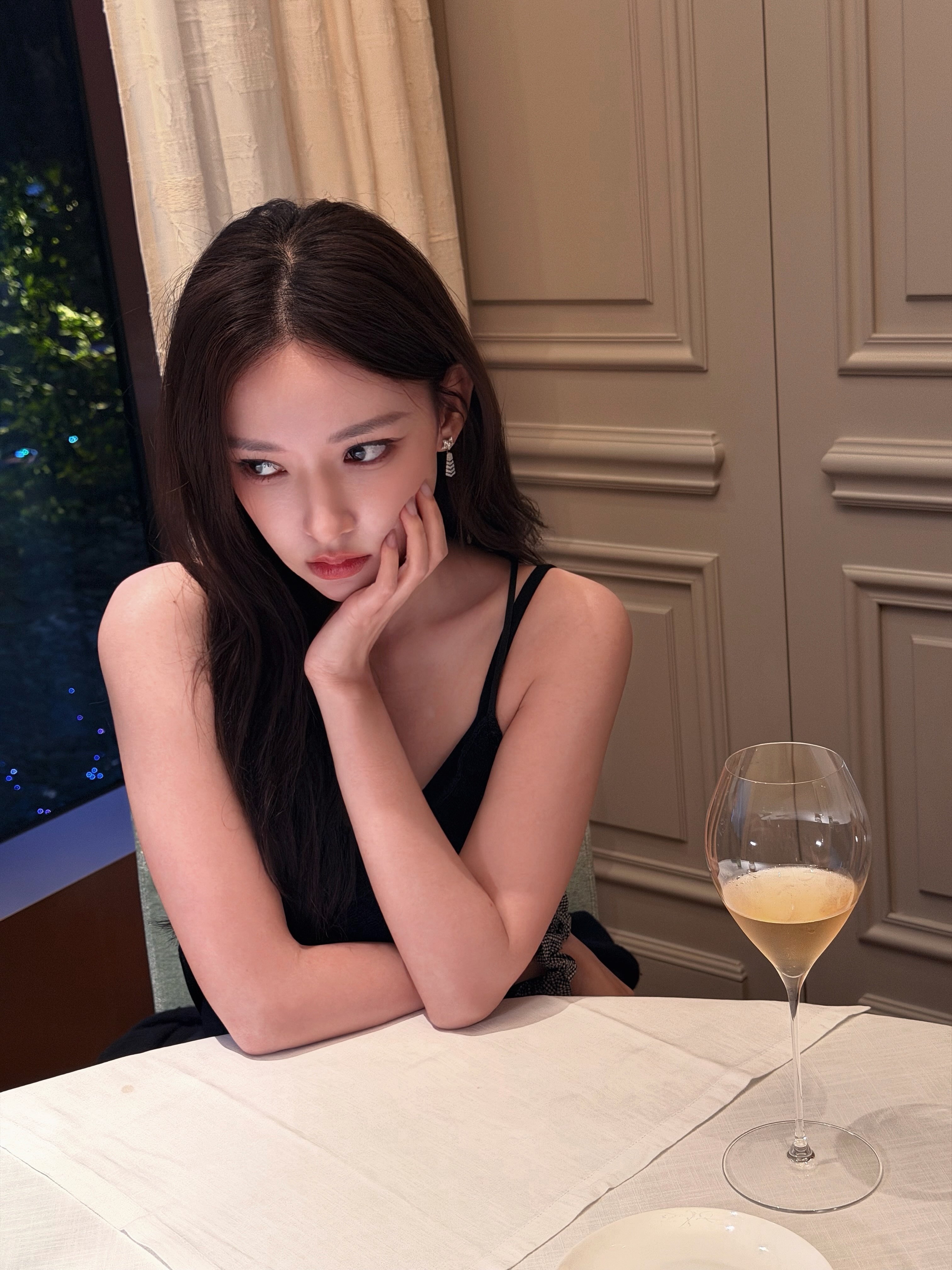 程潇 INS更新🤍🖤 