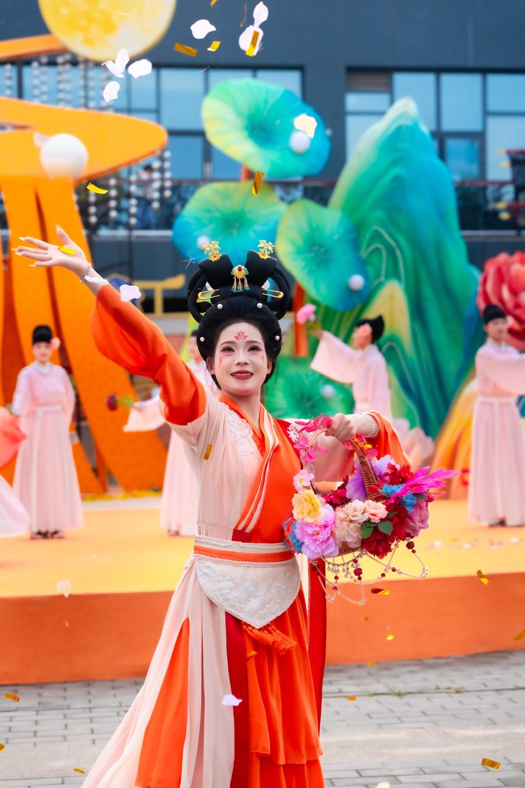 神都NPC出马！抓个快乐的小伙伴互动喽！