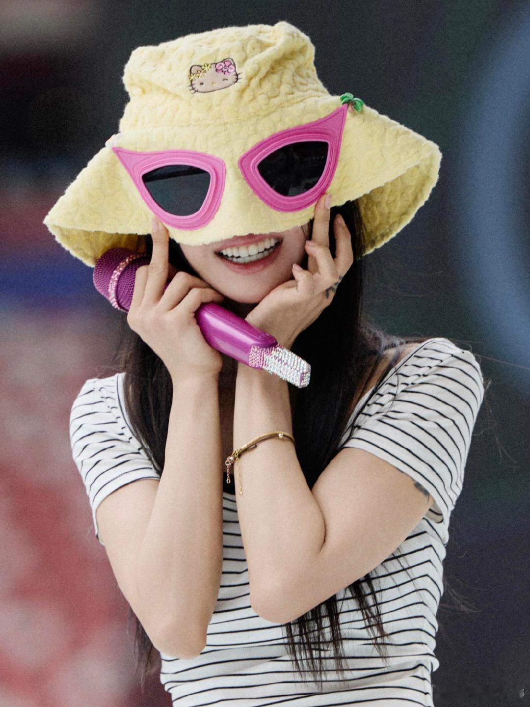 蔡依林莫文蔚恭喜蔡依林莫文蔚蔡依林互动 20年前蔡姐跟莫姐因媒体挑拨有过一些小尴
