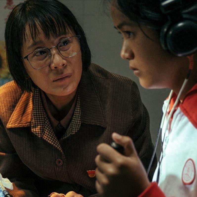 女中校长，张桂梅说，一个山里的女孩，考上大学，三代都受益，不然的话，就一直陷在穷