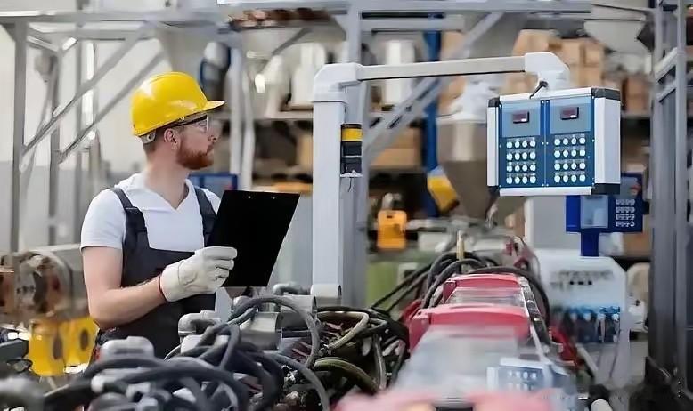 2025年眼看就结束了，中美经济对比越来越有意思。美国名义GDP还在30万亿美元