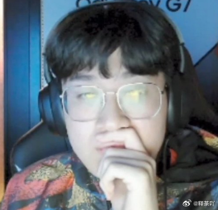 全踩头bin大哥啊！最近看Zeus和Bin的小短片中毒了，这对真有CP感有感觉吗