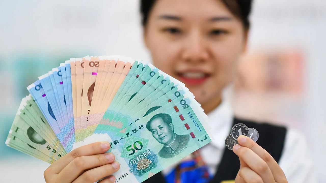 现在各种能源粮食用人民币结算，要是以前早就打过来了！
以前但凡要不用美元的，没有