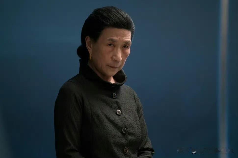 曾在《夜魔侠》饰演高夫人的何炜晴去世，享年82岁。

消息来得太突然了。2026