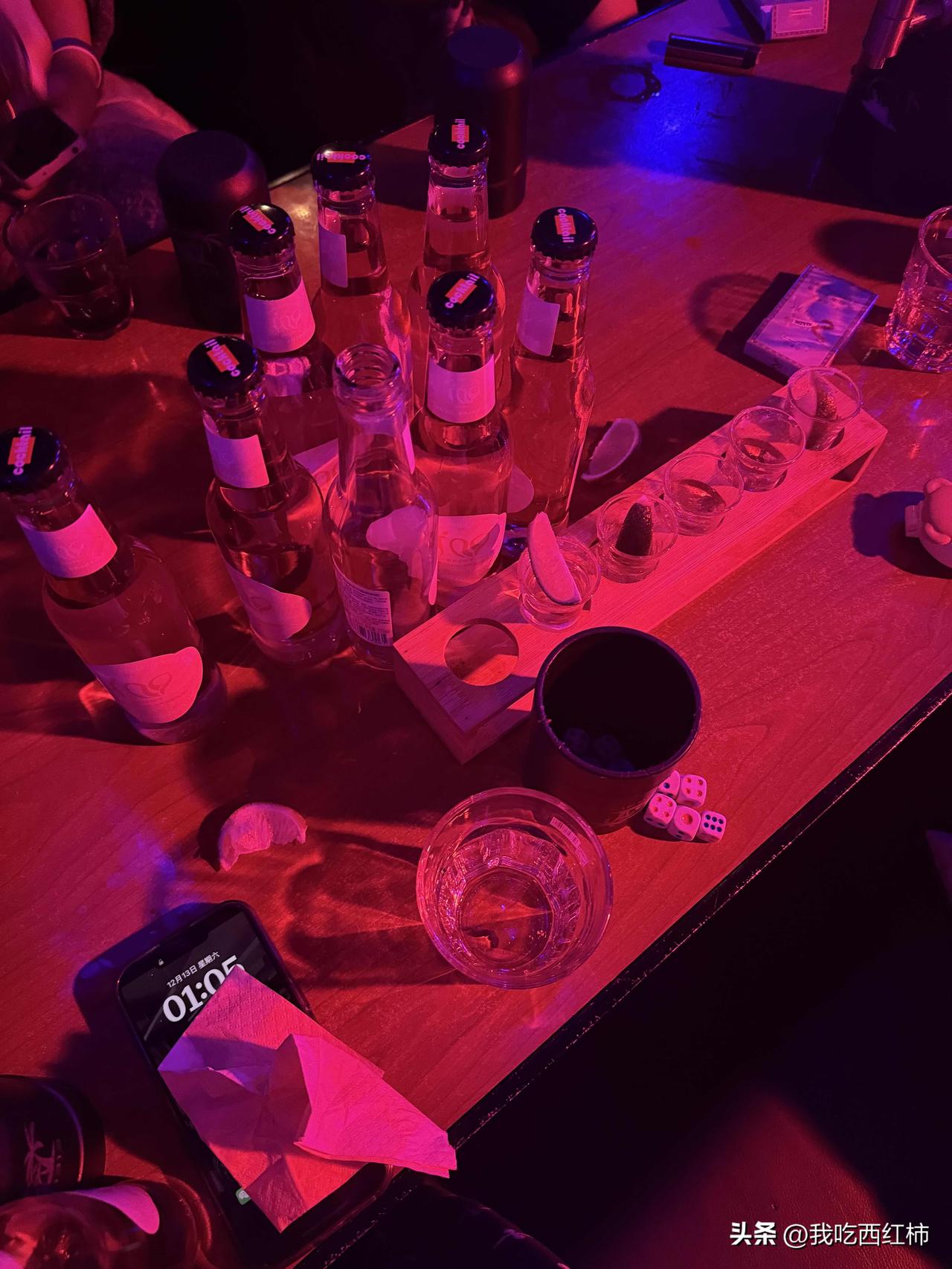 你会把酒吧认识的人带进自己的生活吗
听说成都有我喜欢的rapper演出，我去了他