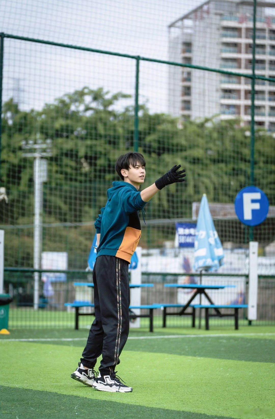 无畏NoFear 🍑心光自为引多远都无畏 有趣有盼，不负心中热爱