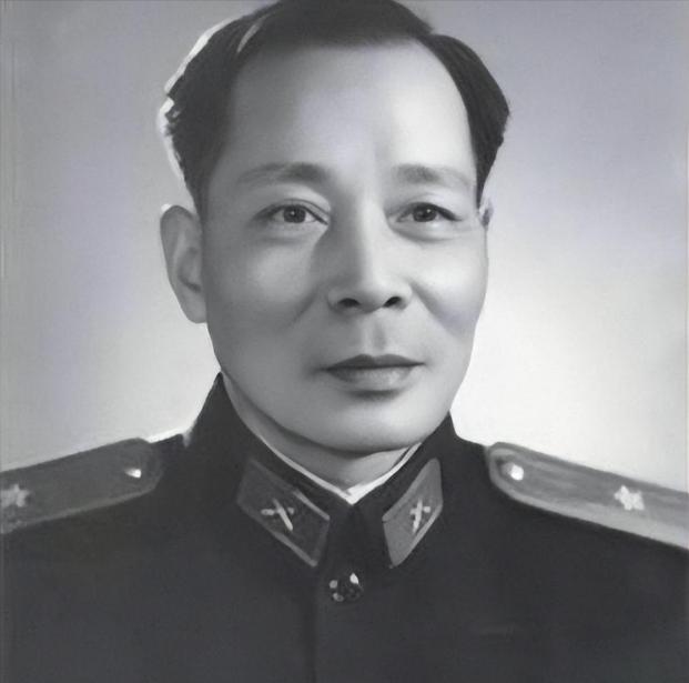 1938年，国军一团长发现友军遗弃的上万发炮弹，他没上报反而借来4门炮，一小时歼