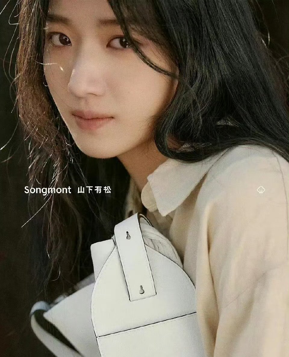 第一次发现卢昱晓竟然很像白鹿[疑问] ​​​