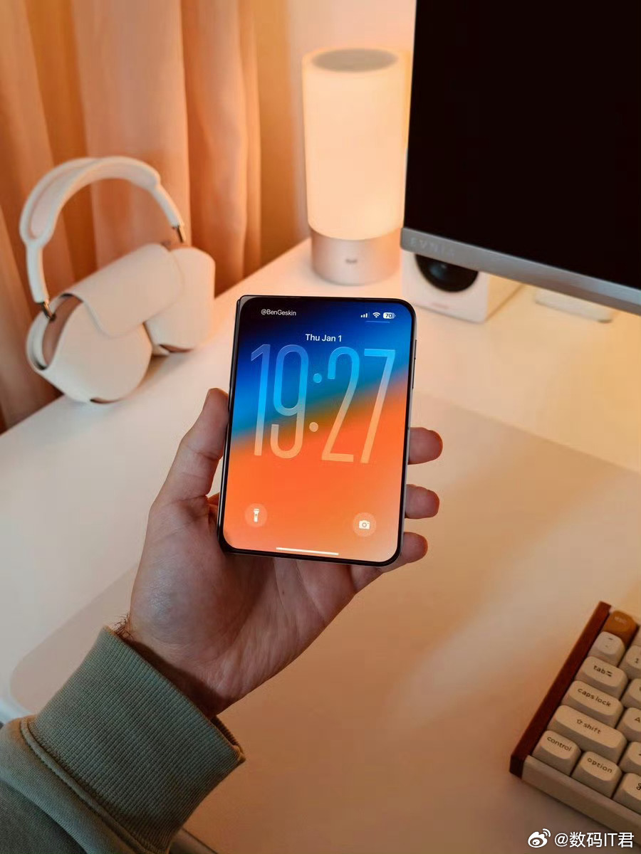 曝苹果买OPPO折叠屏拆机破案了，难怪传闻中的iPhone Fold有点像OPP