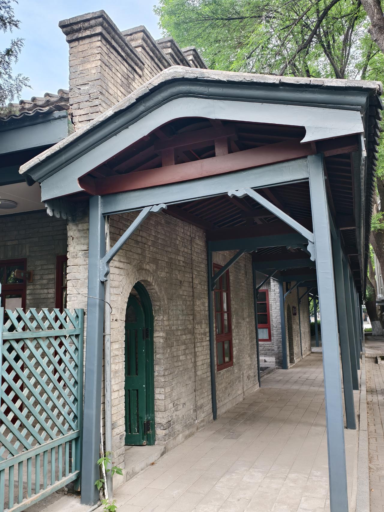 天津南开中学有着122年“光辉”历史，从建校初期至今，为国家培养出大批“栋梁之才