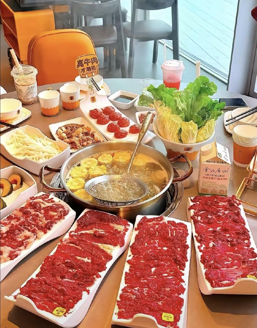 最近跟几个哥们吃饭，聊到结婚这事，没人急，也没人烦。一个说相亲三次就撤了，因为每