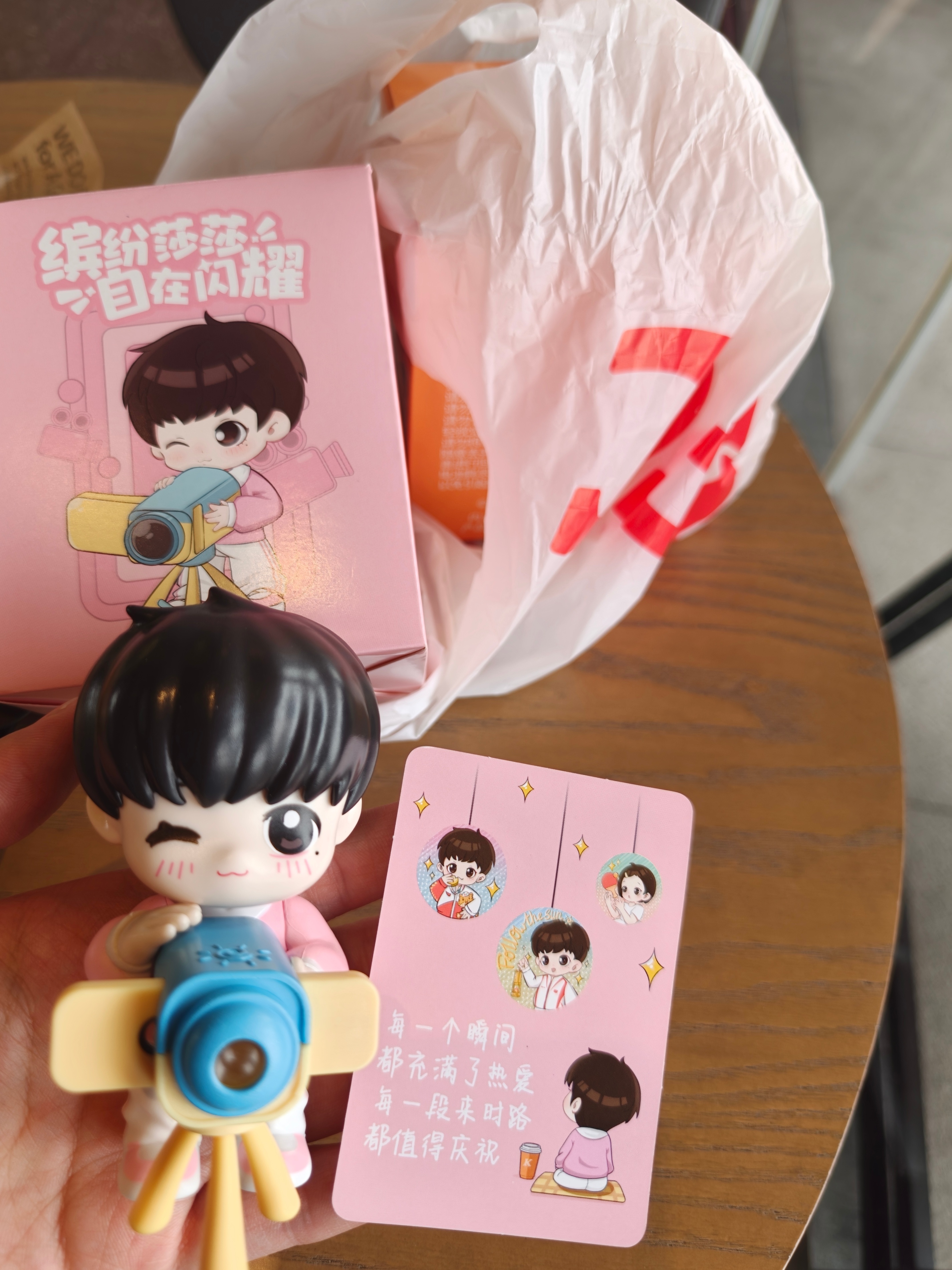 肯德基品牌代言人孙颖莎 发光的小太阳和闪回DV机，最喜欢的两款已得到！😍太有意