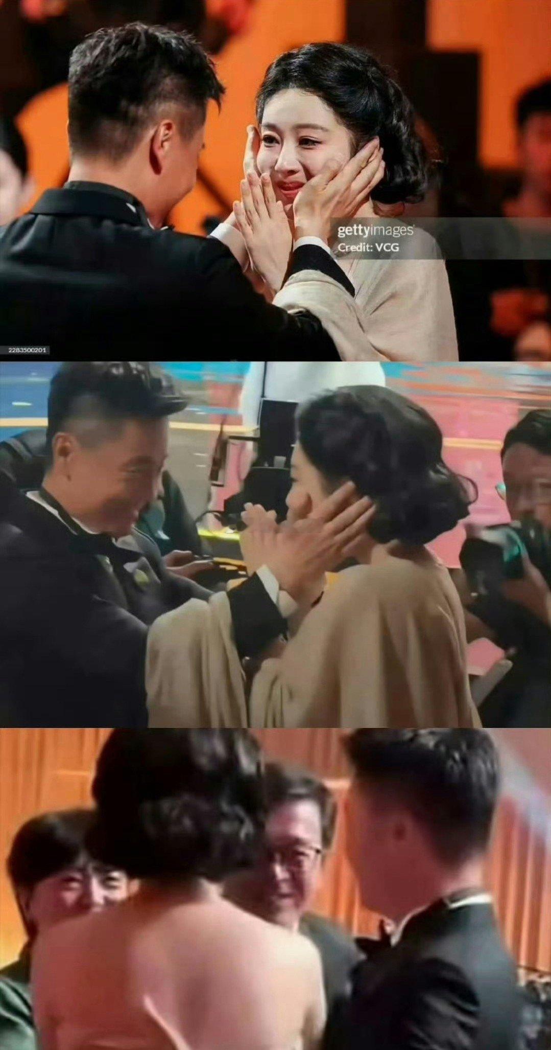 曝大热小花与顶级IP导演恋情这个词条里的人在干嘛！拿白玉兰现场图对杨紫zy，工作