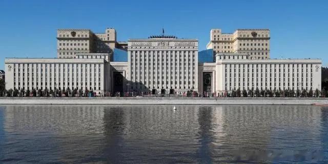 几个小时前瓦格纳与俄军第一次交火发生在哥萨克拉格里村地区的罗斯托夫-莫斯科高速公
