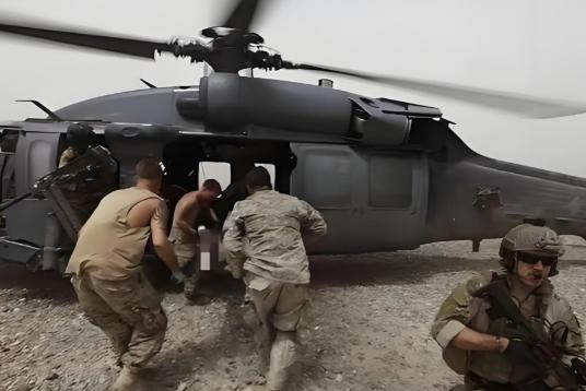 有人提问：假若美国飞机在中国内地上空被击落，美军飞行员跳伞落地，美国会营救成功吗