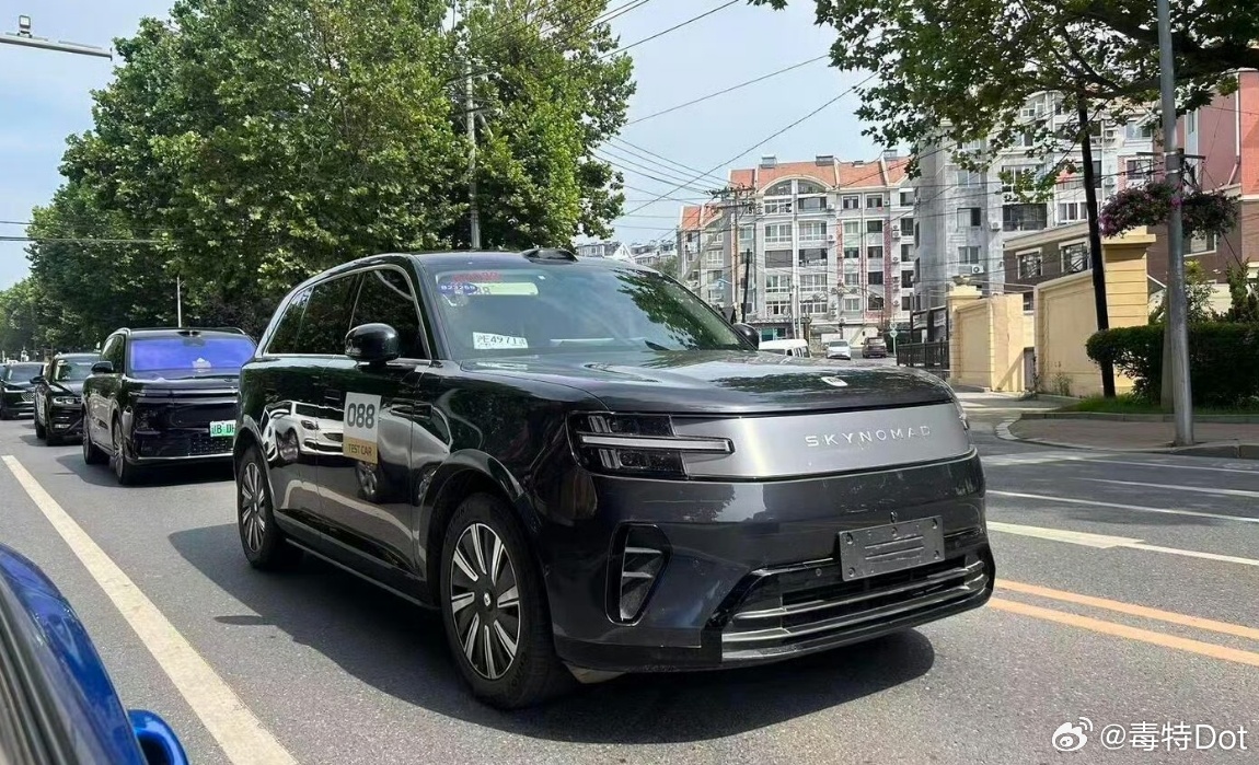 小米做增程的思路就是让增程器的存在感尽可能的降到最低，所以澎程的电耗控制的极其优