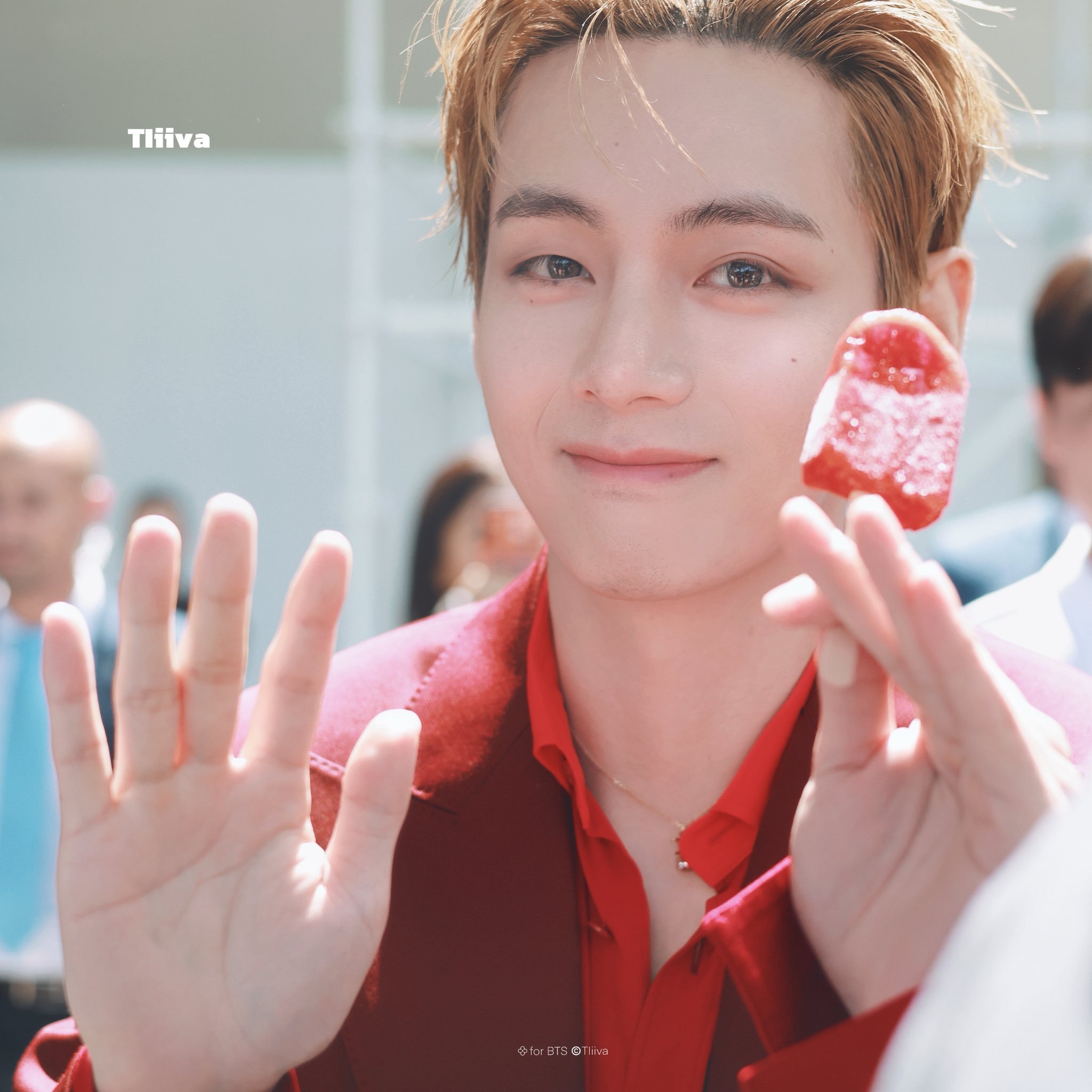 巴黎今天最萌的宝贝👋👋/BTS_TIiiva 