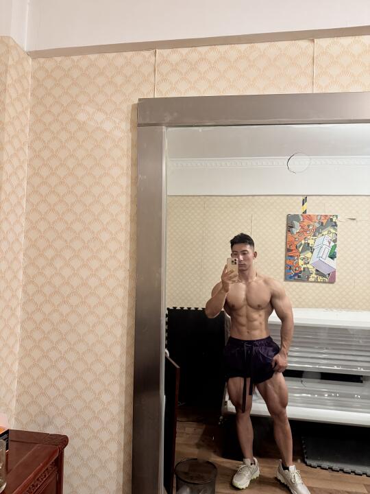 自律不是为了给别人看 是为了让自己变好看