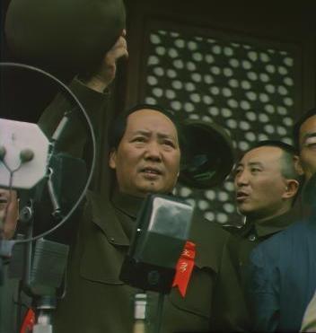 毛主席这双皮鞋，一穿就是一辈子

你肯定想不到，毛主席登上天安门城楼，宣布新中国