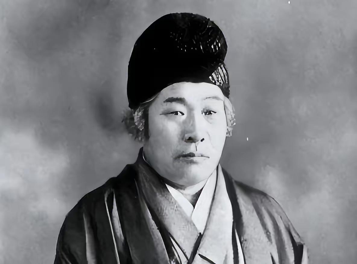 日本有一个非常著名的预言家——王仁三郎、他曾经预言2030年前后日本将会灭亡、这