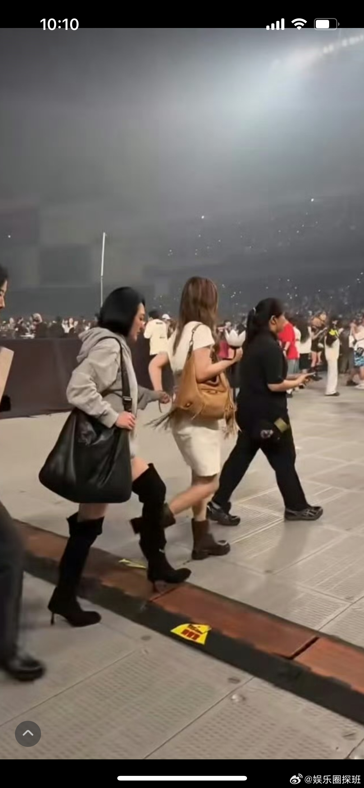 小S去BIGBANG演唱会BIGBANG台北大巨蛋巡演现场，小S现身观众席的消息