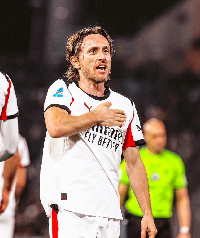 【米兰补时天降祥瑞，客场两球击败克雷莫纳】2026-03-01 意甲第27轮，克