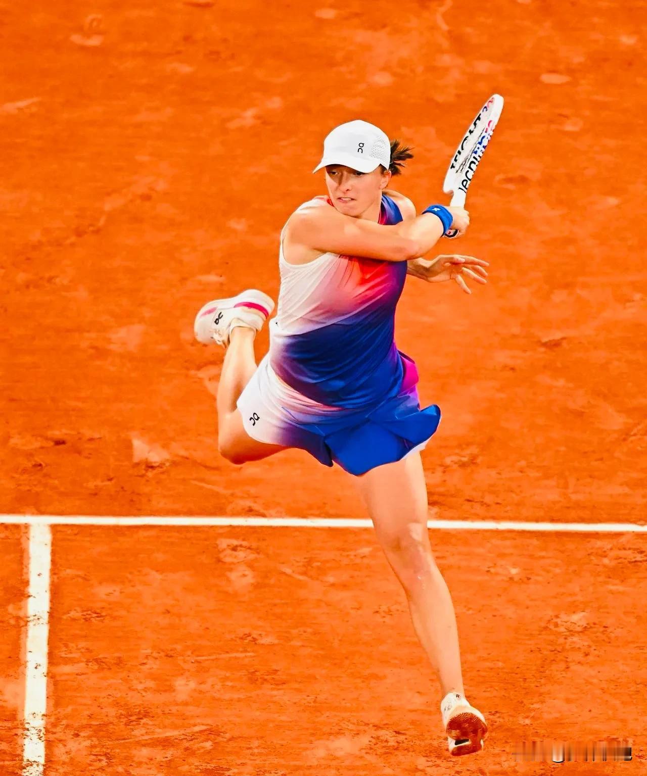 斯瓦泰克6-0、6-0横扫波塔波娃，晋级法网女单八强，太残暴了！今晚的女单第四轮