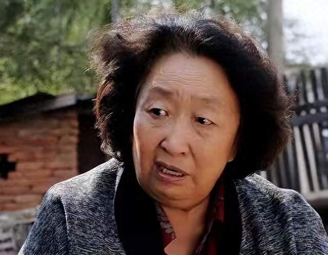 彭玉离世，经历两段婚姻生2个女儿，晚年生活安定幸福