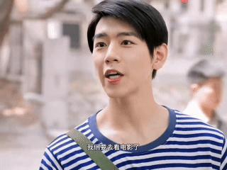 陈飞宇回应李峋你知道吗从高冷拽王李峋到呆萌画家方穆扬，这反差也太大了！但陈飞宇说